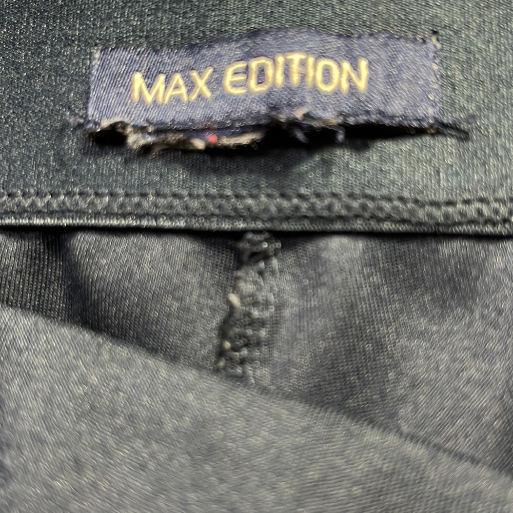 Max Edition Leggings Size Medium - image 3